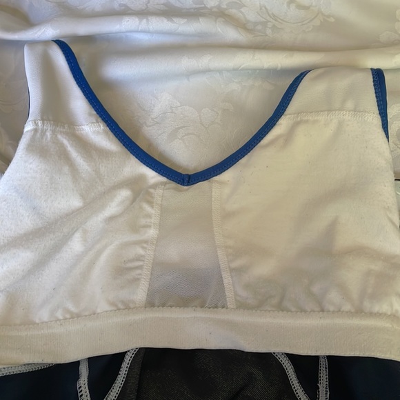 Nike Dri-Fit training tank racerback with built in bra support V neck Sz S - Picture 5 of 5